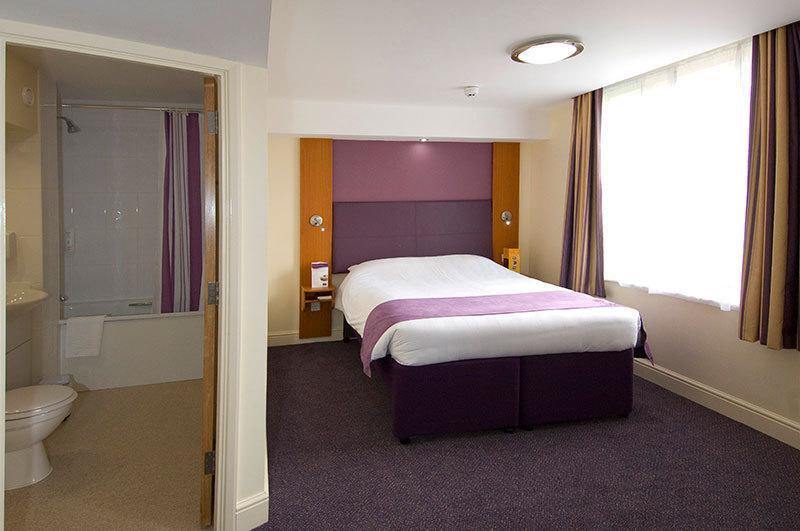 Premier Inn Bournemouth Central Exterior foto